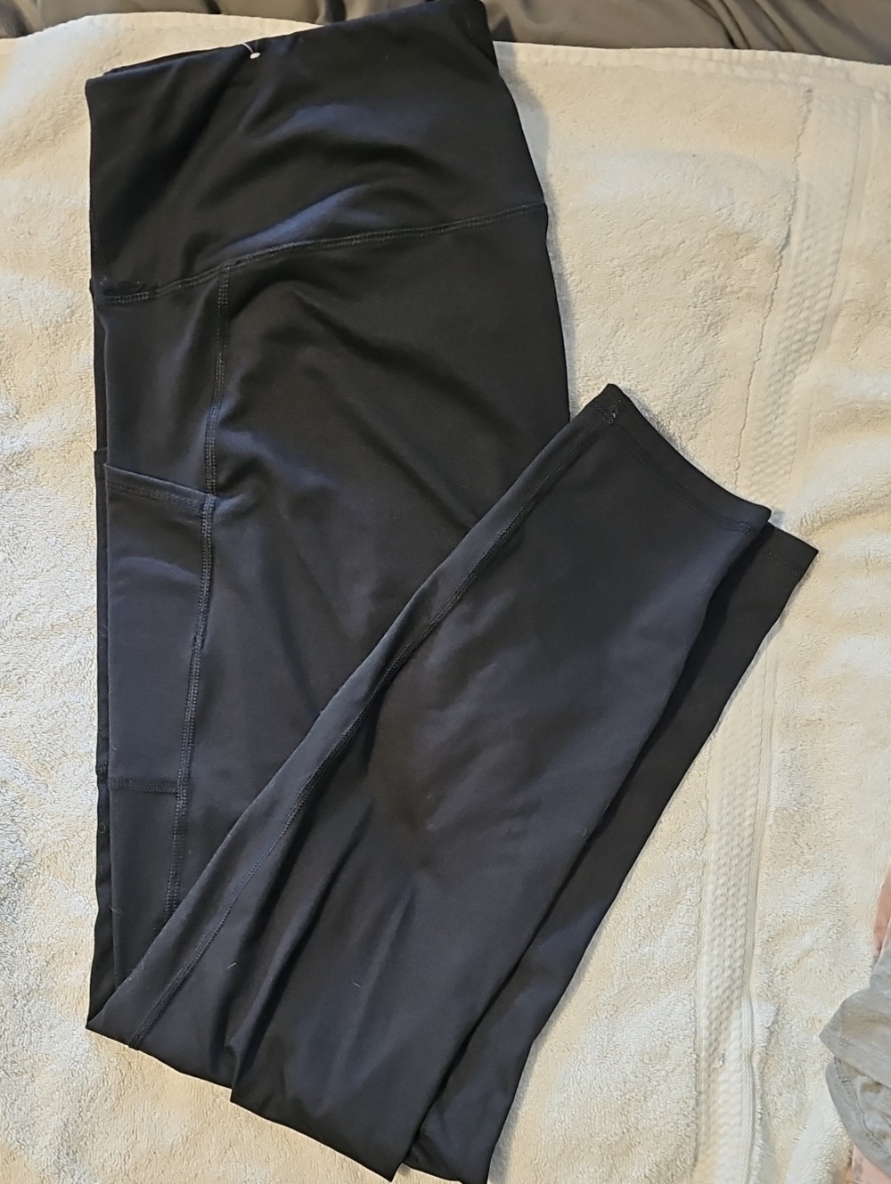 Black High-Waist Leggings With Side Pockets